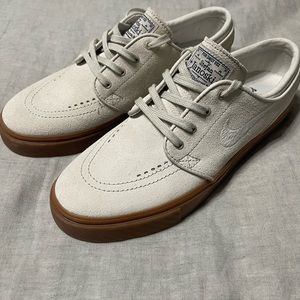 Brand new Nike shoes size 6.5 mens